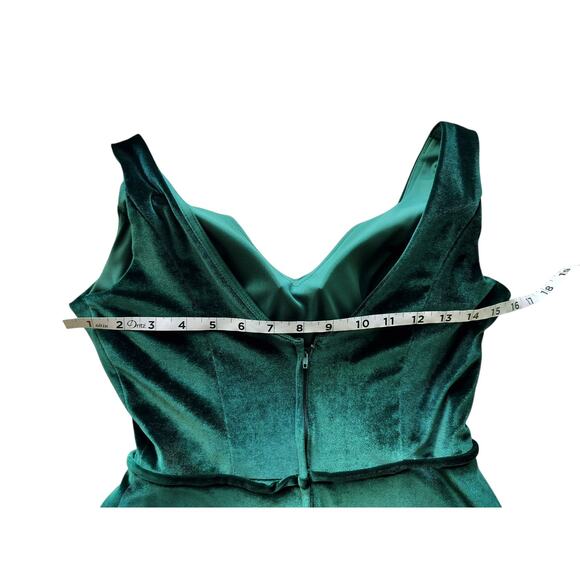 Morilee Women's Emerald Bridesmaids Sleeveless Velvet Maxi Dress Size 6 - Picture 12 of 16